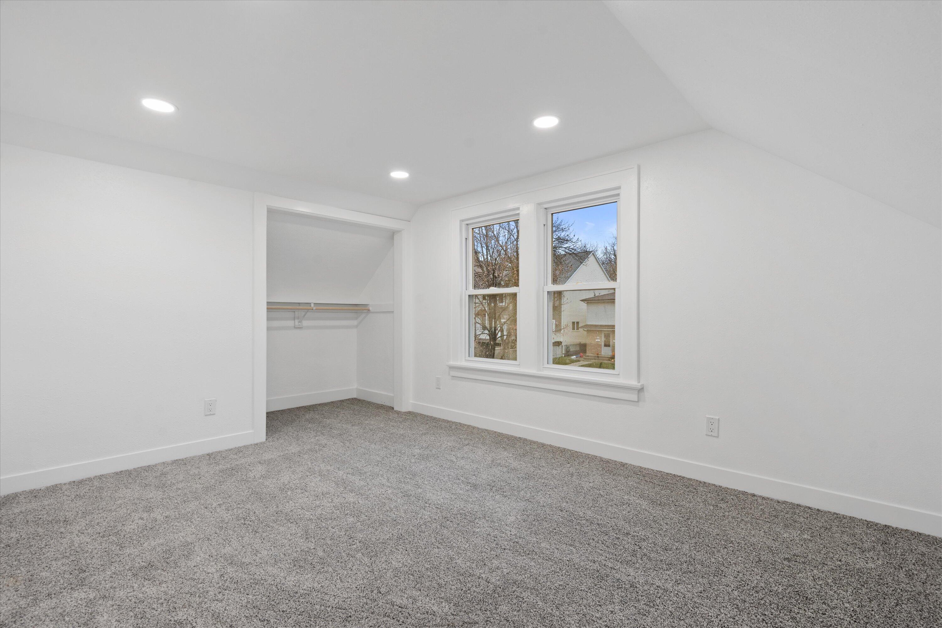 2597 South Austin Street Milwaukee, WI 53207 - Photo 21 of 51 06-DSC09756