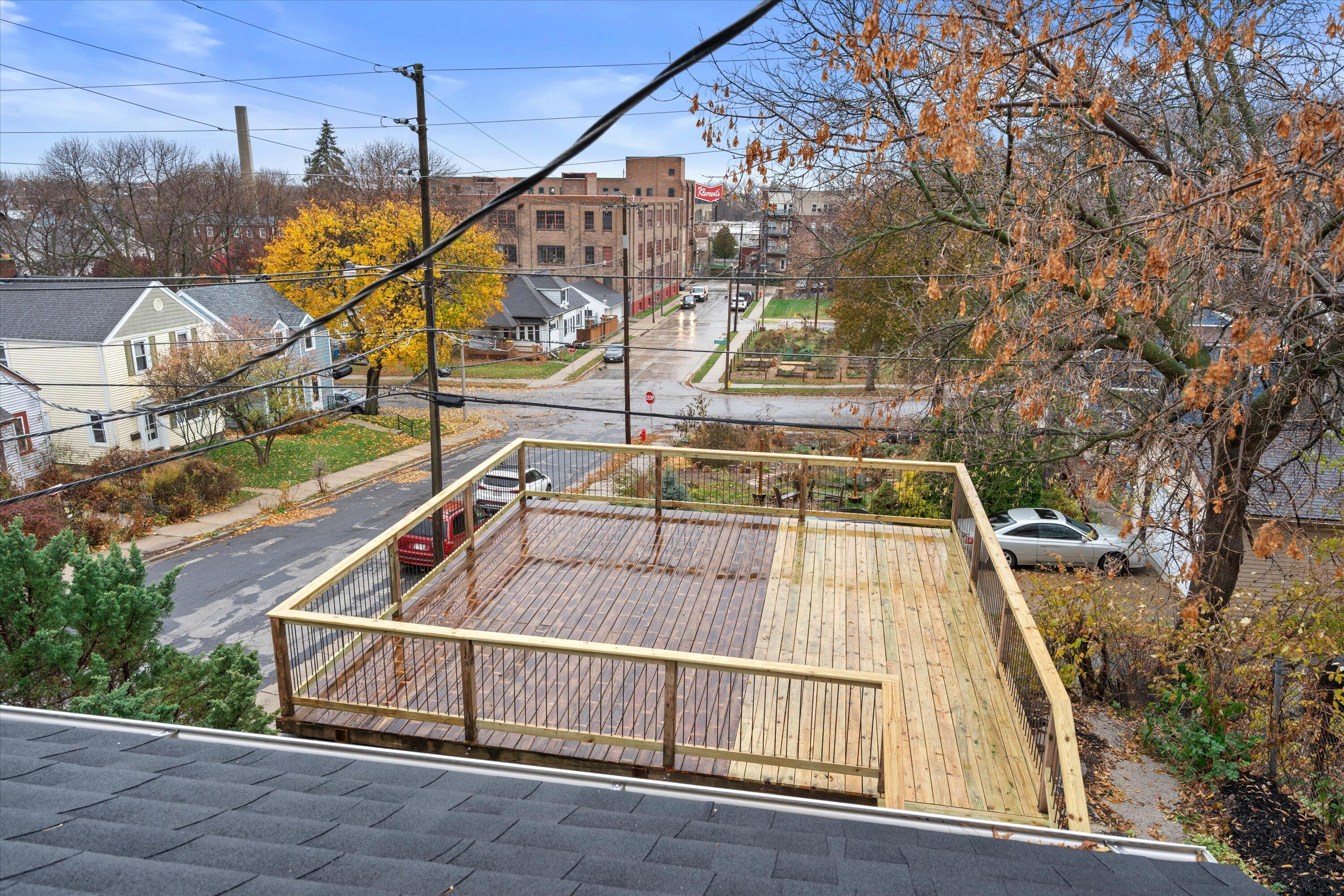 2597 South Austin Street Milwaukee, WI 53207 - Photo 38 of 51 Enormous 23FT x 23FT!!