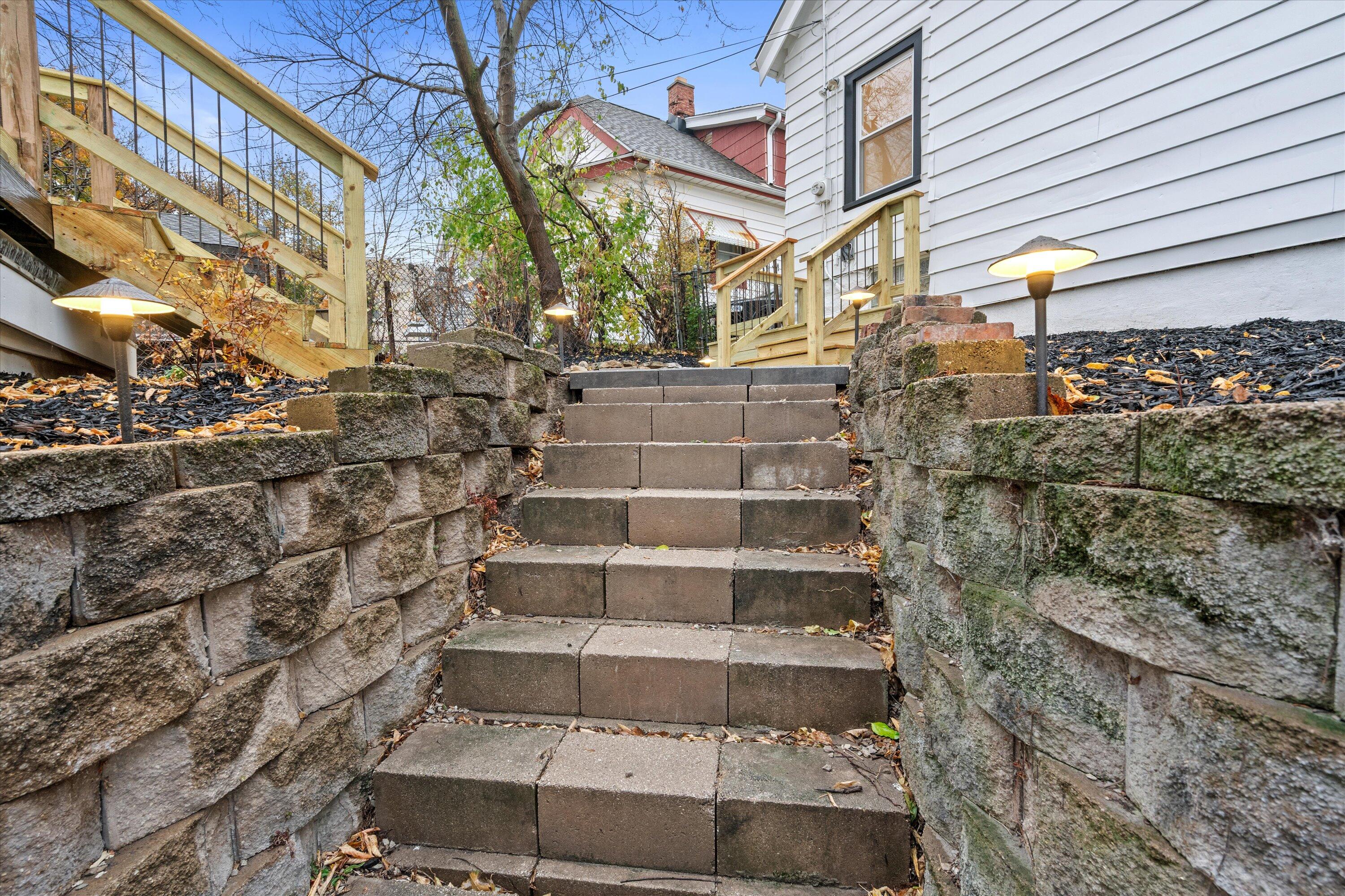 2597 South Austin Street Milwaukee, WI 53207 - Photo 44 of 51 05-DSC00017