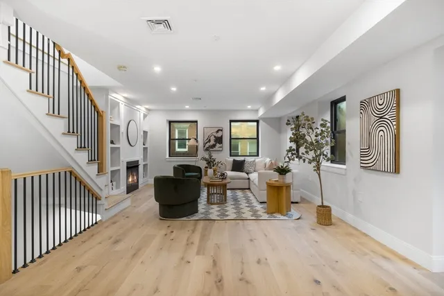 $1,799,000 | 190 Salem Street, Unit 3, Boston, MA 02113