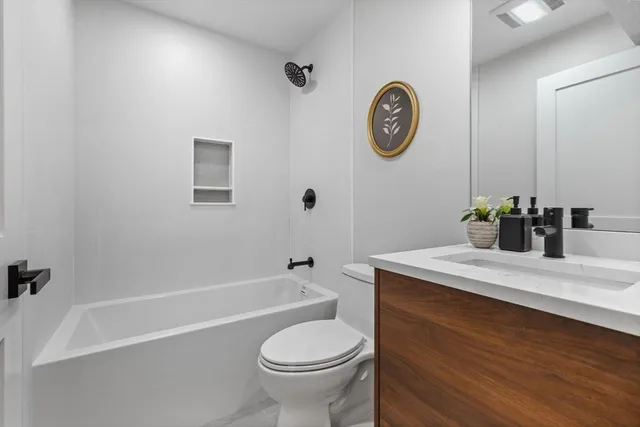 $1,799,000 | 190 Salem Street, Unit 3, Boston, MA 02113