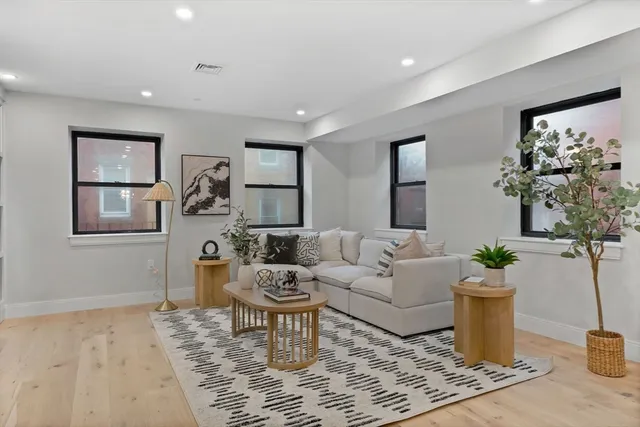 $1,799,000 | 190 Salem Street, Unit 3, Boston, MA 02113