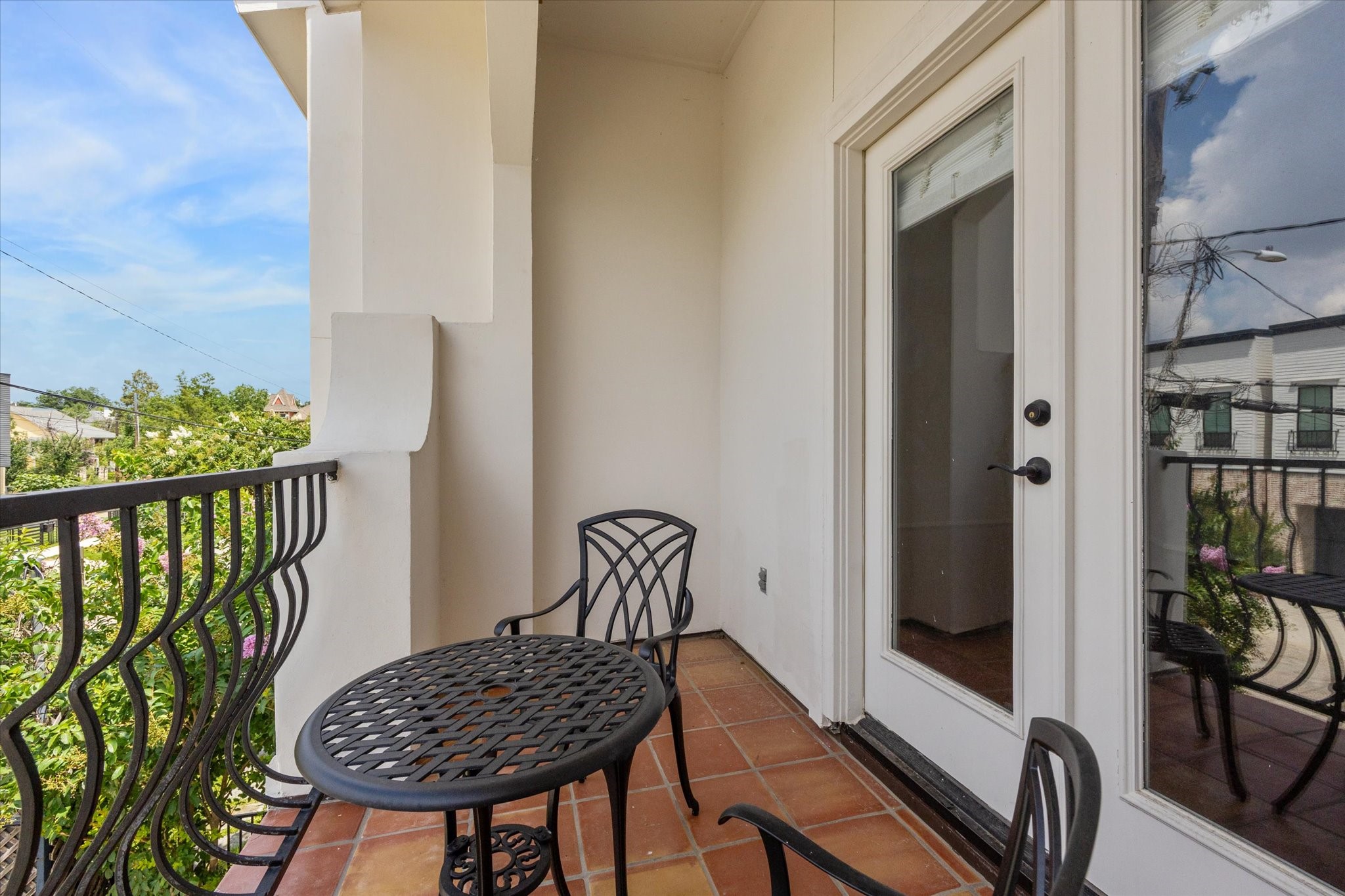 1540 Lawrence Street Houston, TX 77008 - Photo 12 of 26 Primary bedroom balcony.