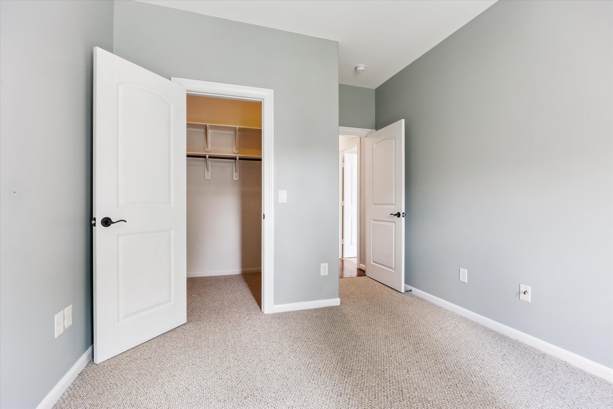 1540 Lawrence Street Houston, TX 77008 - Photo 23 of 26 The secondary bedrooms also have large closets.