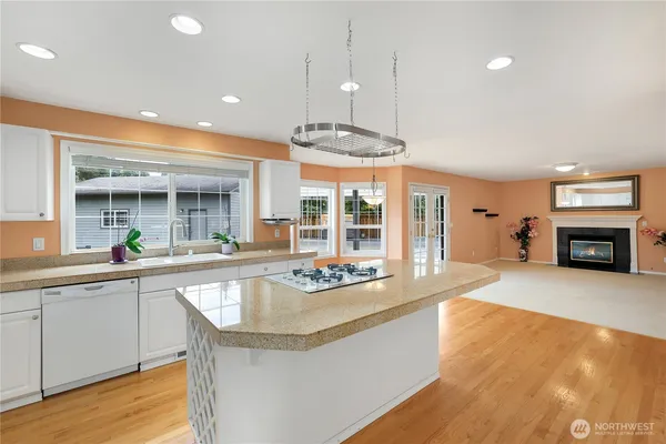 $1,075,000 | 6914 86th Street East, Puyallup, WA 98371