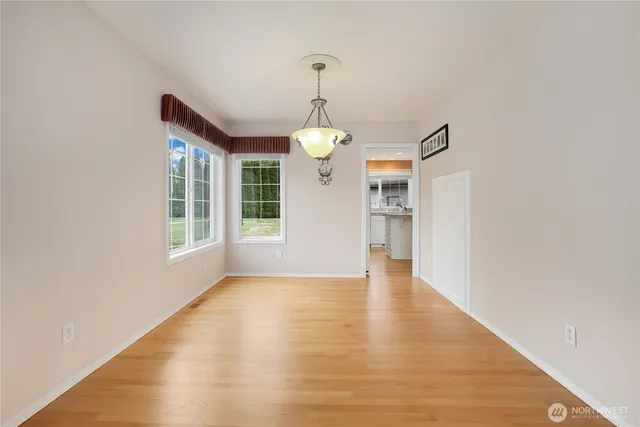 $1,150,000 | 6914 86th Street East, Puyallup, WA 98371