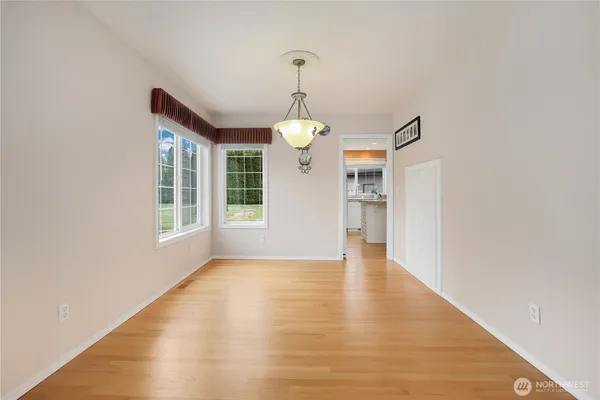 $1,075,000 | 6914 86th Street East, Puyallup, WA 98371