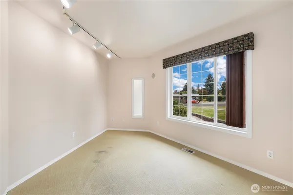 $1,075,000 | 6914 86th Street East, Puyallup, WA 98371