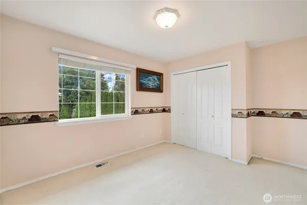 $1,075,000 | 6914 86th Street East, Puyallup, WA 98371
