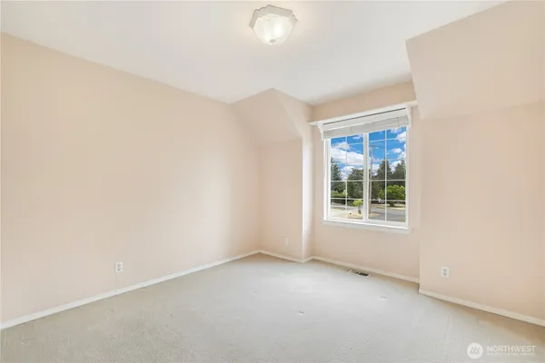 $1,075,000 | 6914 86th Street East, Puyallup, WA 98371