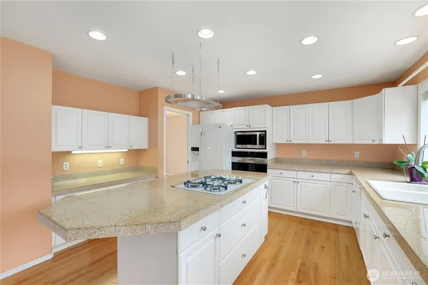 $1,075,000 | 6914 86th Street East, Puyallup, WA 98371