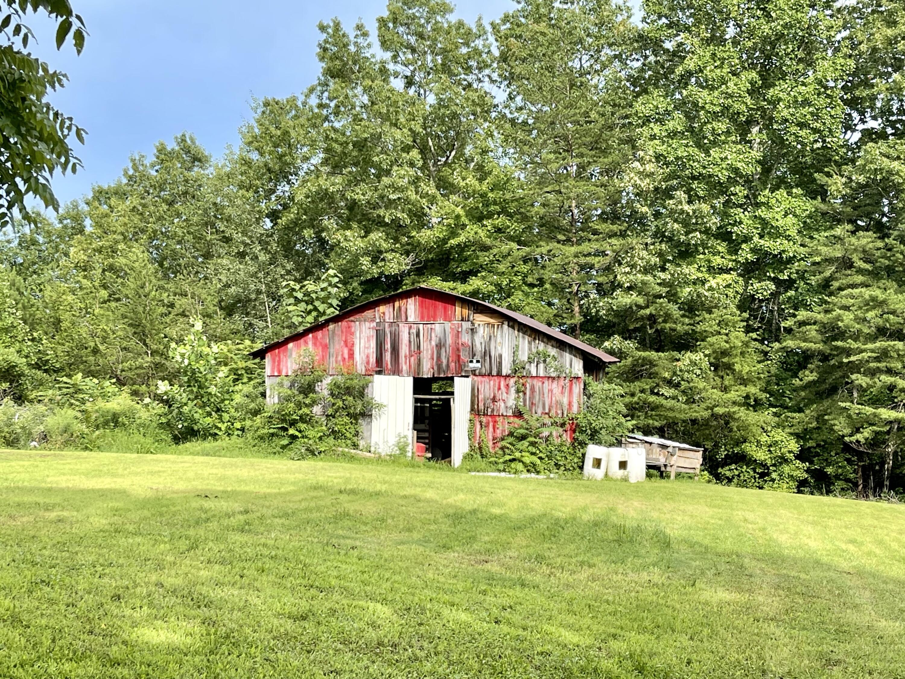 3662 Craig Road Williamsburg, KY 40769 - Photo 4 of 24 BE66B133-28AA-4BB0-BE8C-CC244594F0B3