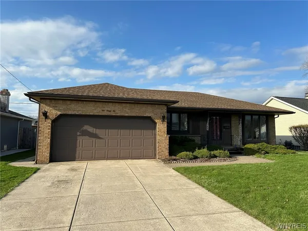$324,900 | 262 Wayside Drive, Lancaster, NY 14043