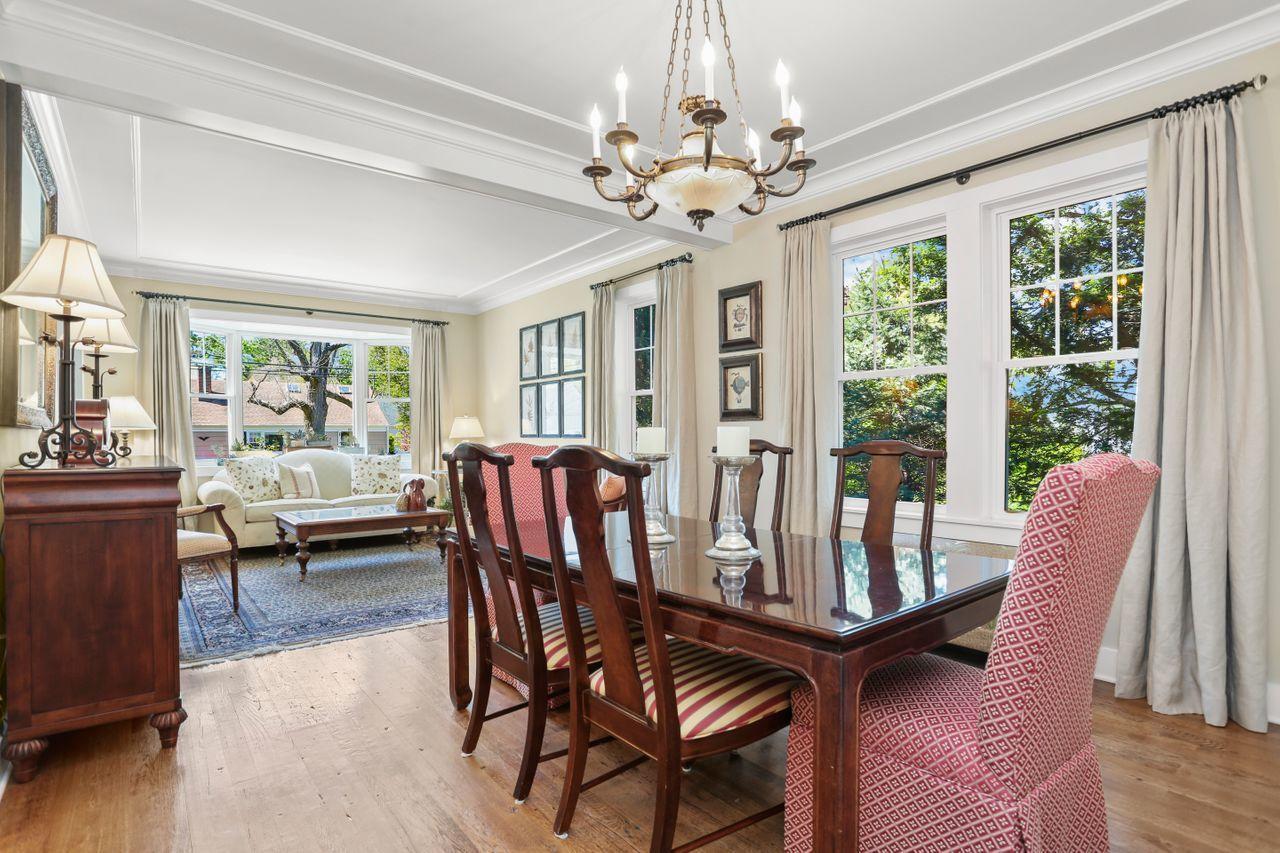 9 Center Road Old Greenwich, CT 06870 - Photo 14 of 42 021