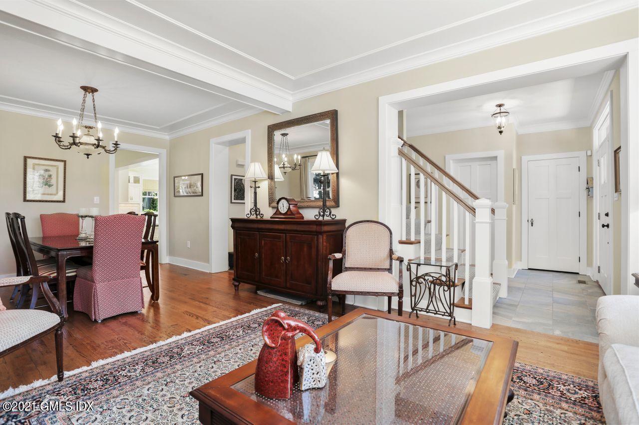 9 Center Road Old Greenwich, CT 06870 - Photo 17 of 42 025