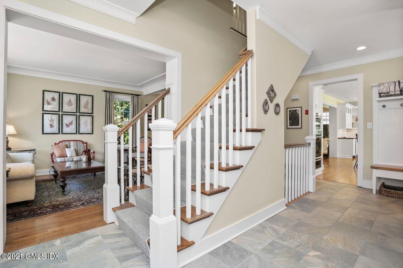 9 Center Road Old Greenwich, CT 06870 - Photo 18 of 42 026