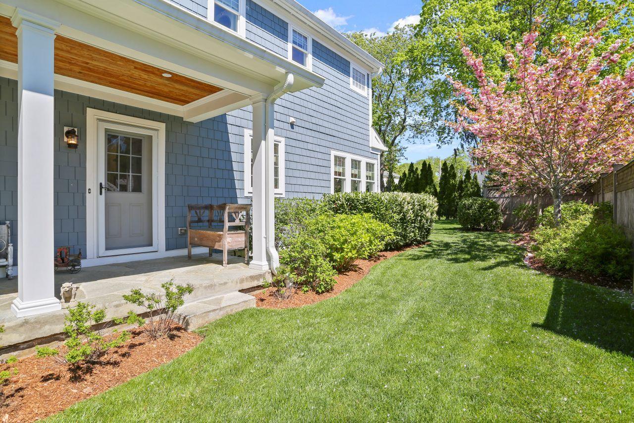 9 Center Road Old Greenwich, CT 06870 - Photo 34 of 42 035