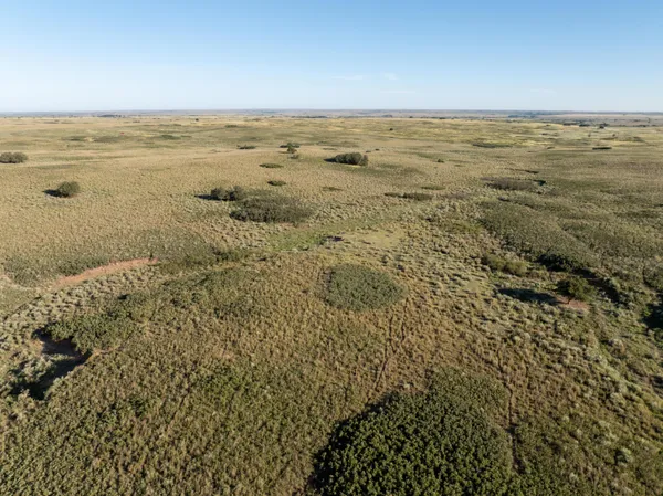 $228,127 | 24 Sec 26 160 Ac Nw/4, McLean, TX 79057