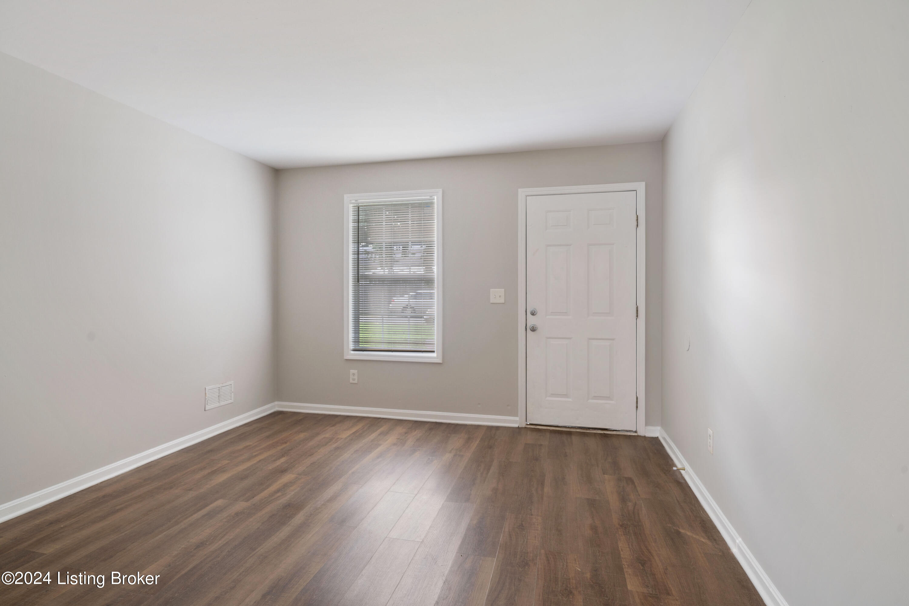 9005 Riley Avenue Louisville, KY 40242 - Photo 6 of 27 1724054462783_1723914262550dsc03462