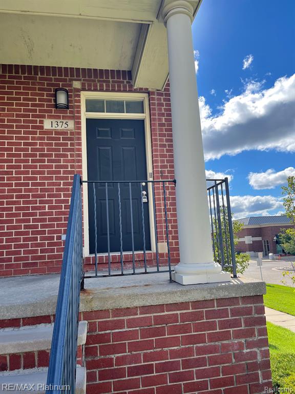1375 Raliegh Place Troy, MI 48084 - Photo 2 of 18