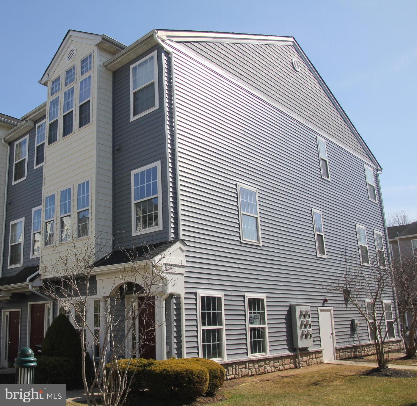 21 Turtle Court Delanco, NJ 08075 - Photo 1 of 30 Exterior Front - End Unit