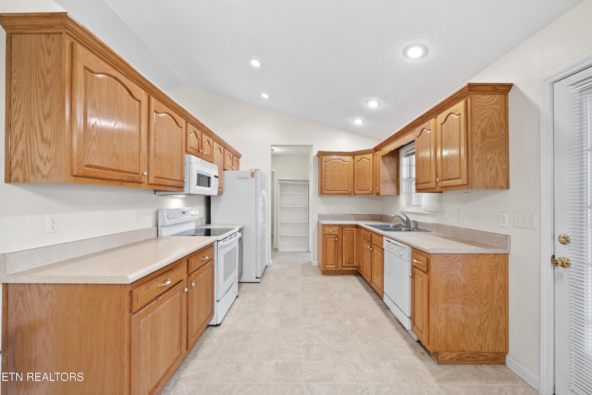 3076 Ryan Road Crossville, TN 38571 - Photo 10 of 52 Gallery Image 10