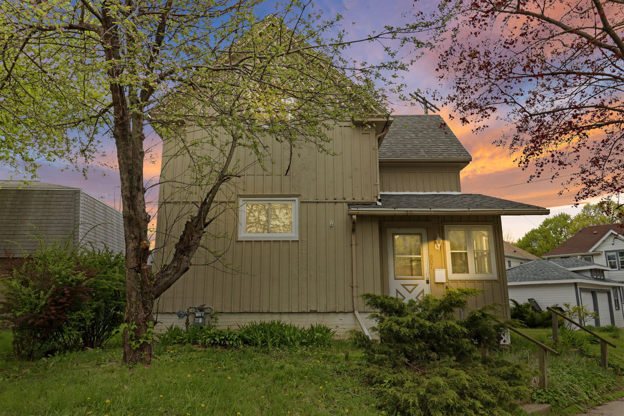 16-web-or-mls-907 Chicago St, Racine, WI
