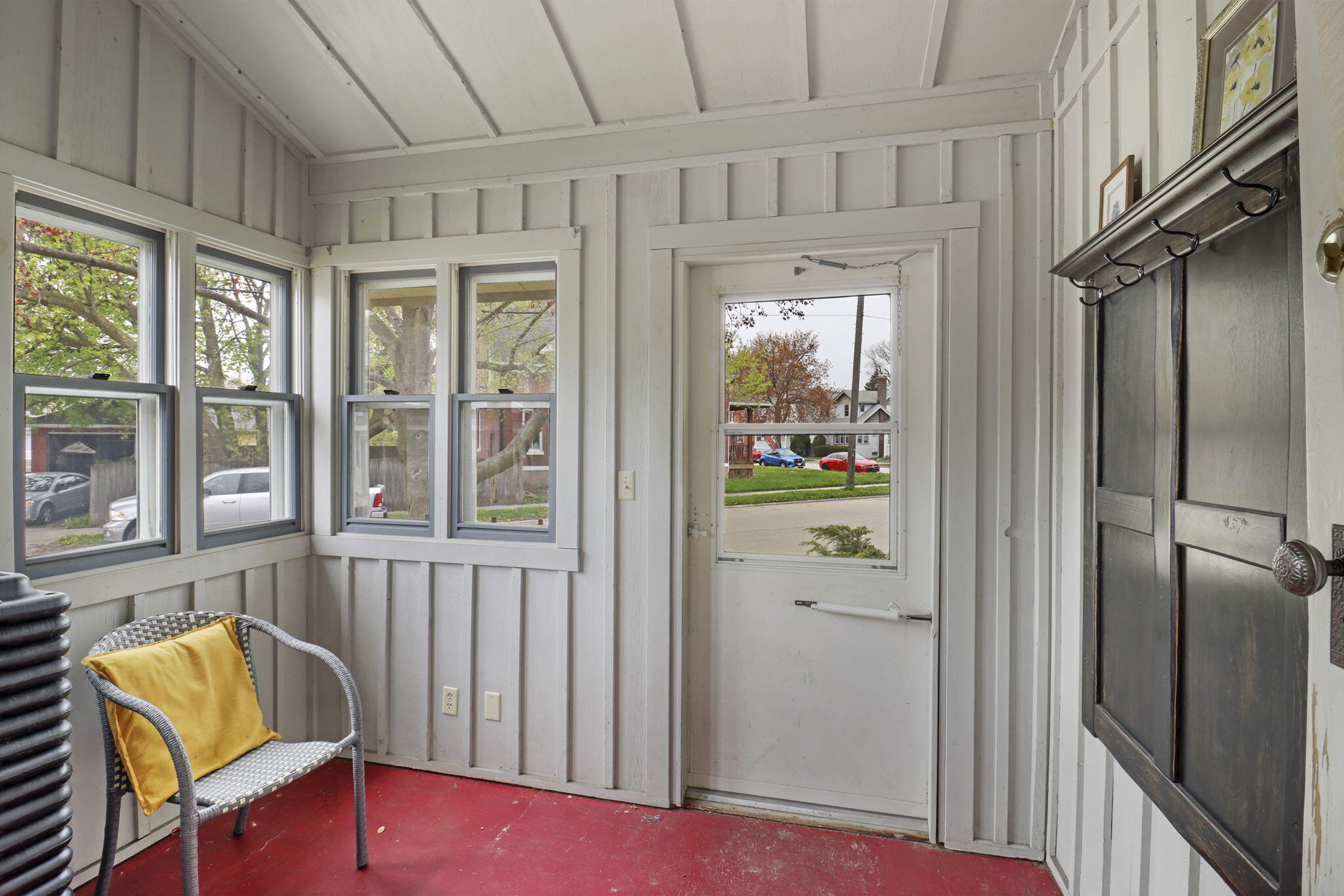 907 Chicago Street Racine, WI 53405 - Photo 14 of 16 3-web-or-mls-907 Chicago St, Racine, WI