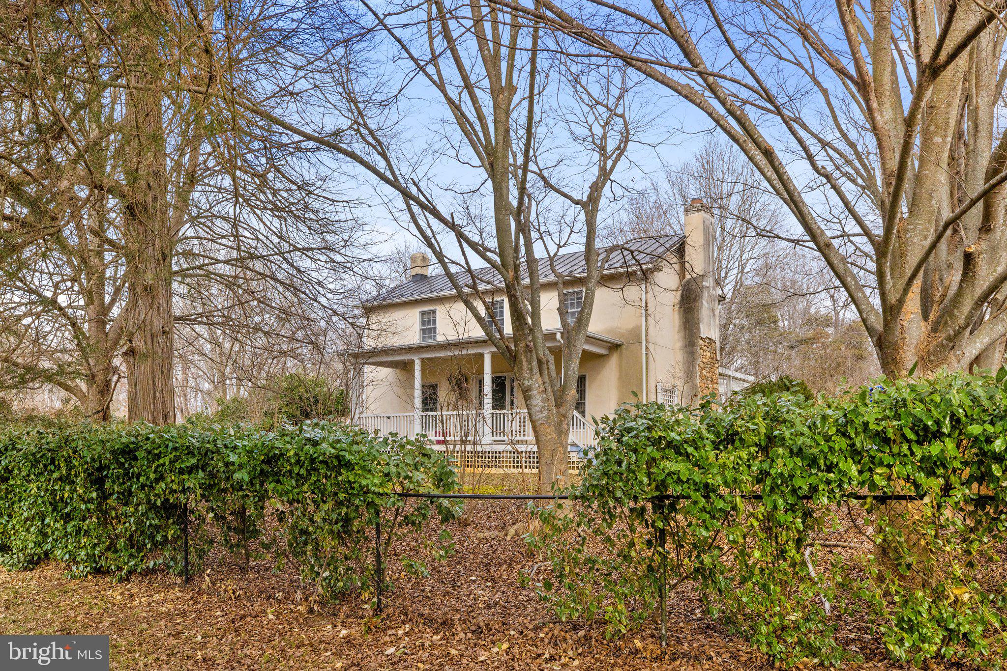 12142 Crest Hill Road Hume, VA 22639 - Photo 5 of 24 Gallery Image 5