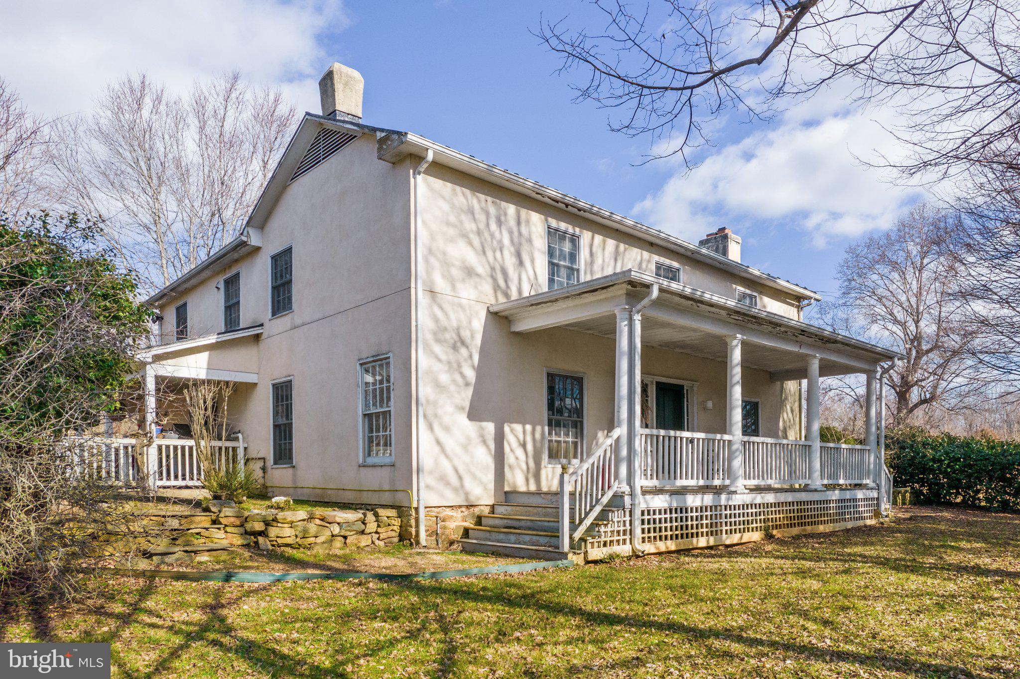 12142 Crest Hill Road Hume, VA 22639 - Photo 6 of 24 Gallery Image 6
