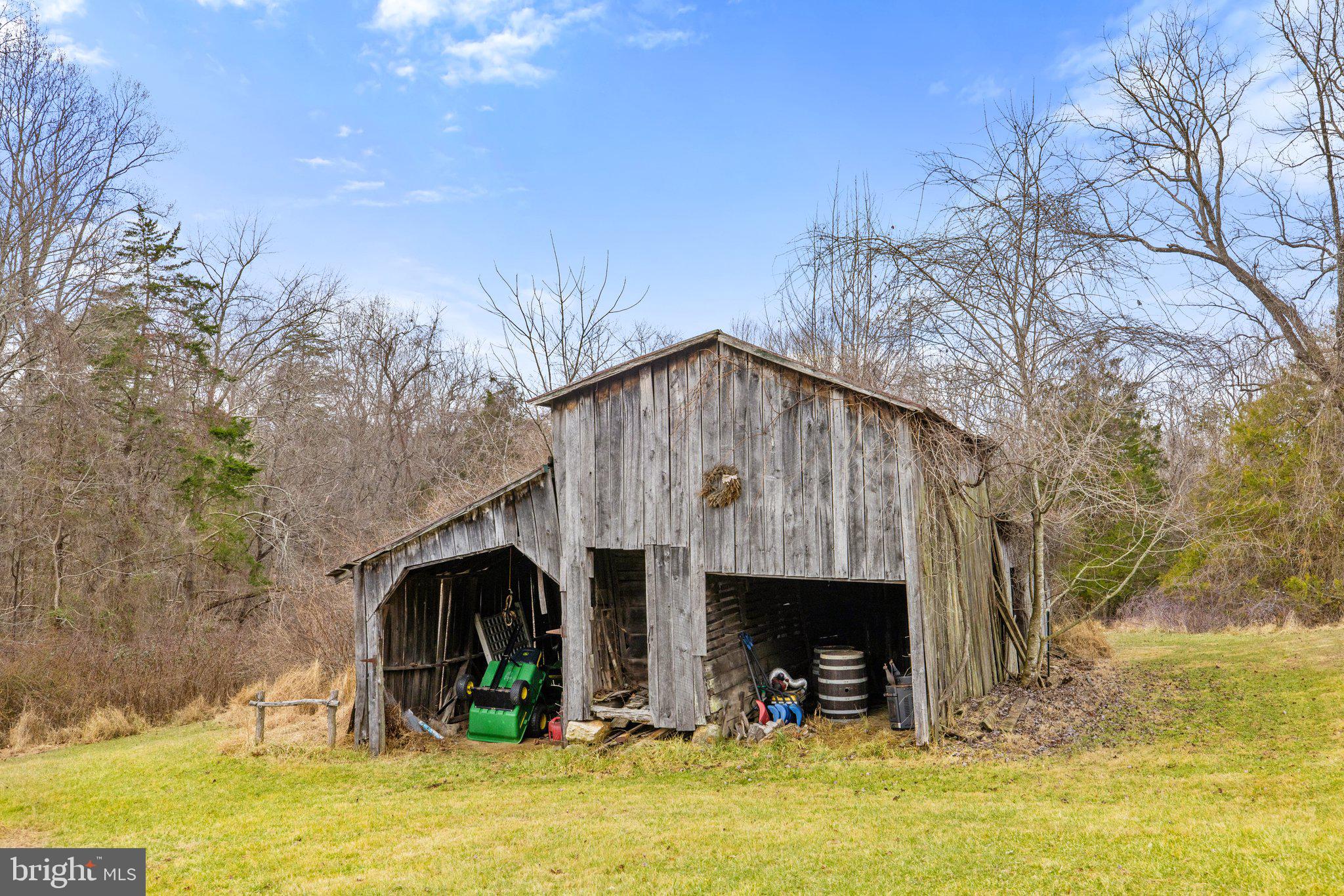 12142 Crest Hill Road Hume, VA 22639 - Photo 8 of 24 Gallery Image 8