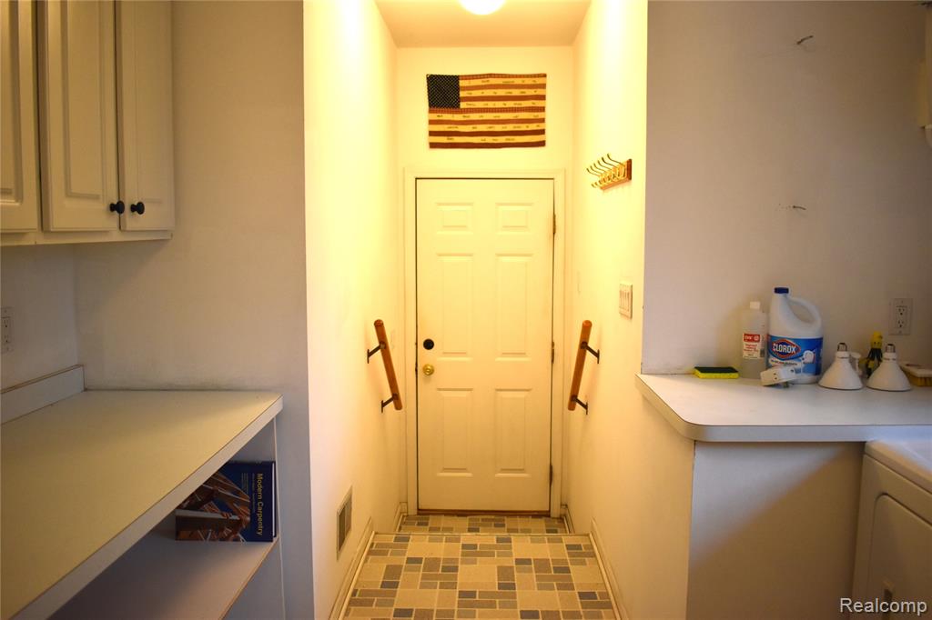 9701 Roberts Road Gregory, MI 48137 - Photo 10 of 39