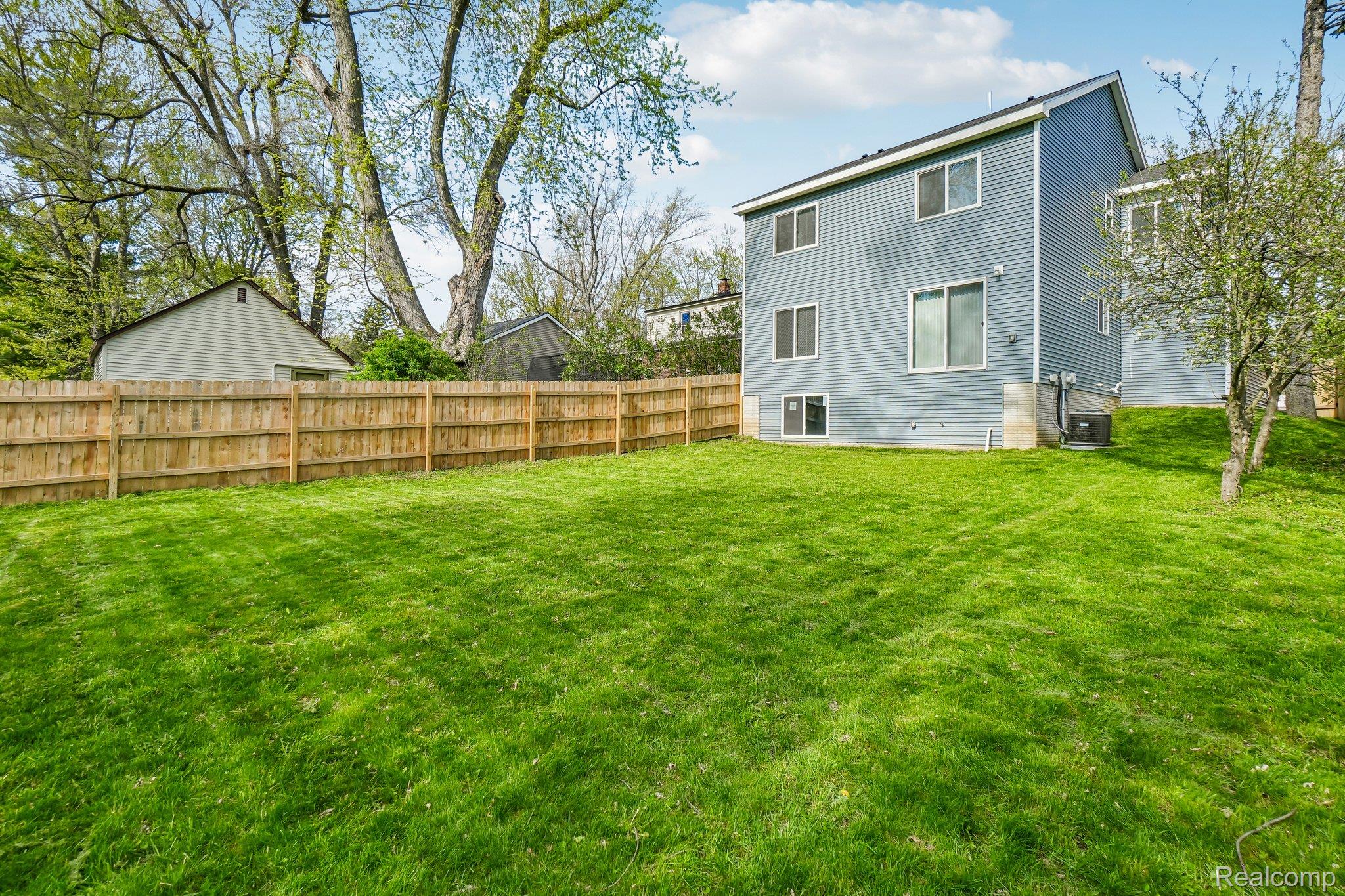 340 Dover Road Waterford, MI 48328 - Photo 38 of 38 38-web-or-mls-Dover Rd-S2704-038.jpg