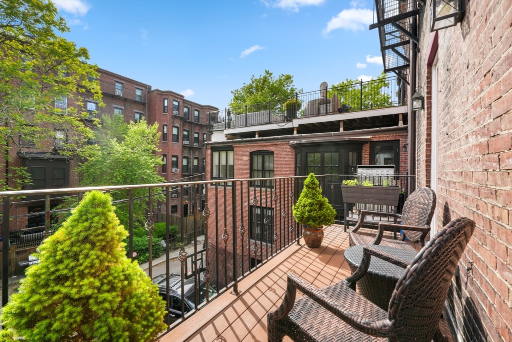 22 Rutland Square, Unit 2 Boston, MA 02118 - Photo 13 of 42 a view of balcony with furniture