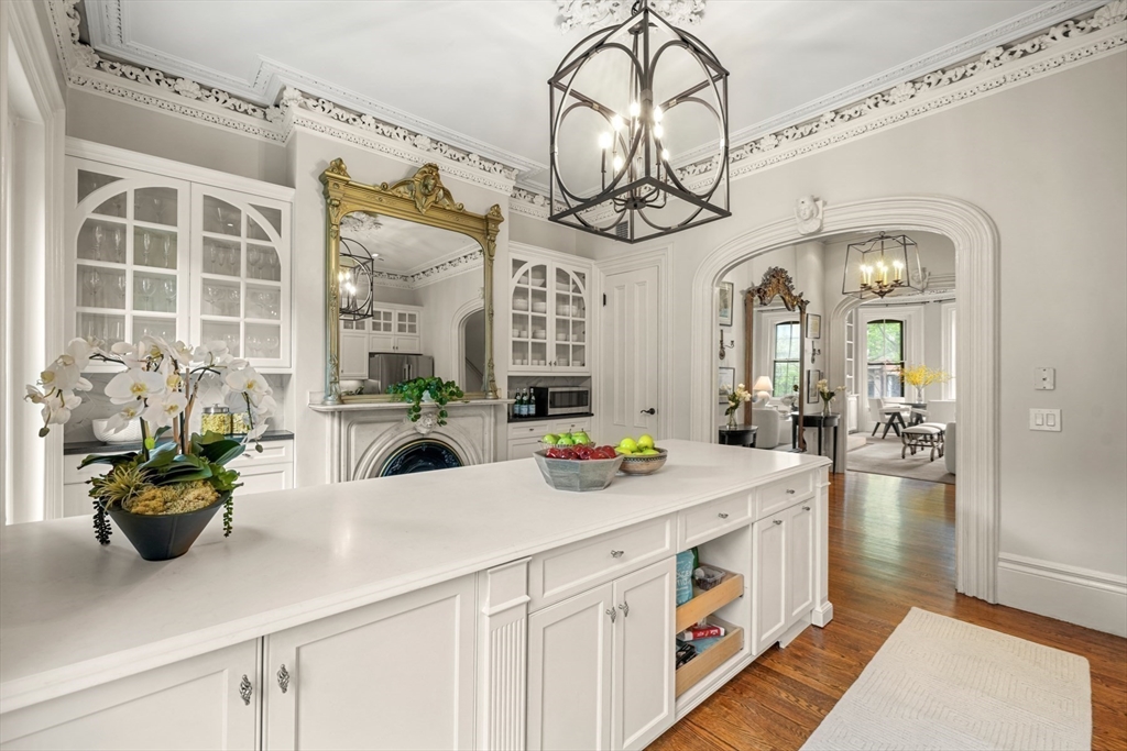 22 Rutland Square, Unit 2 Boston, MA 02118 - Photo 9 of 42 a view of a living room and bathroom