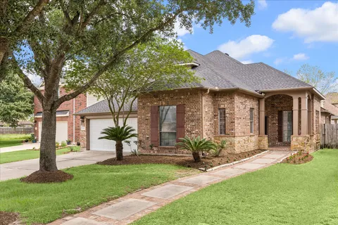 $379,000 | 8107 Whisper Point Drive, Houston, TX 77040