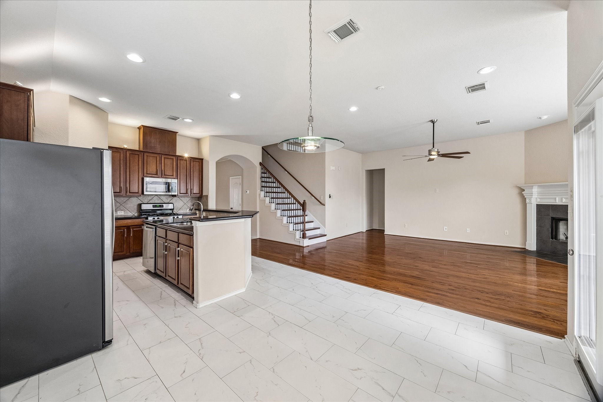 8107 Whisper Point Drive Houston, TX 77040 - Photo 12 of 38