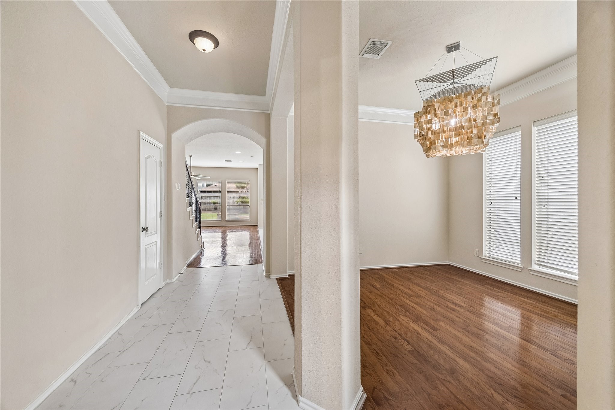 8107 Whisper Point Drive Houston, TX 77040 - Photo 8 of 38