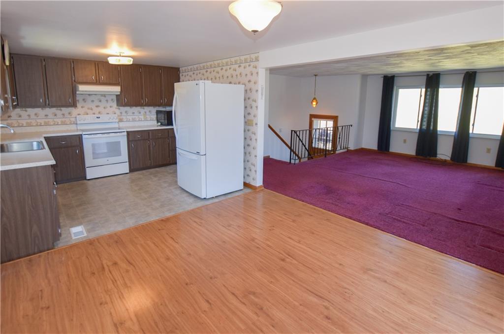 200 Headland Road Butler, PA 16002 - Photo 5 of 20 Living Room