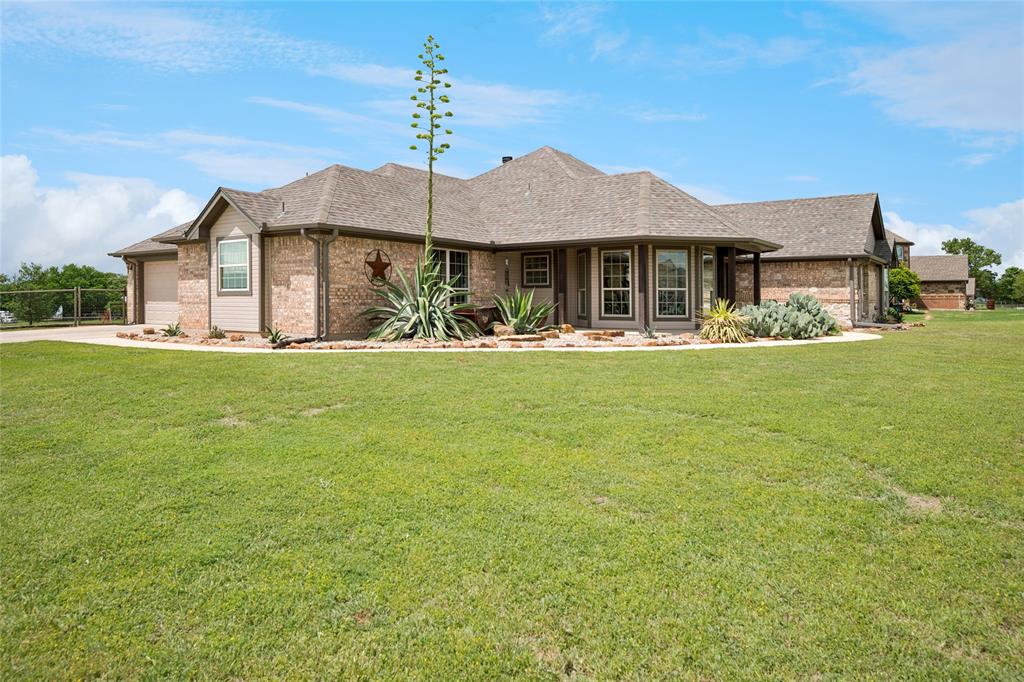 199 Newfield Lane Springtown, TX 76082 - Photo 5 of 38