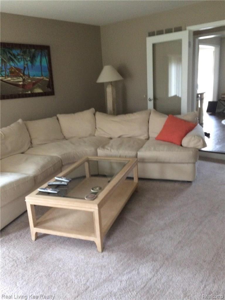 3280 Summit Ridge Drive Rochester, MI 48306 - Photo 7 of 39 4.JPG