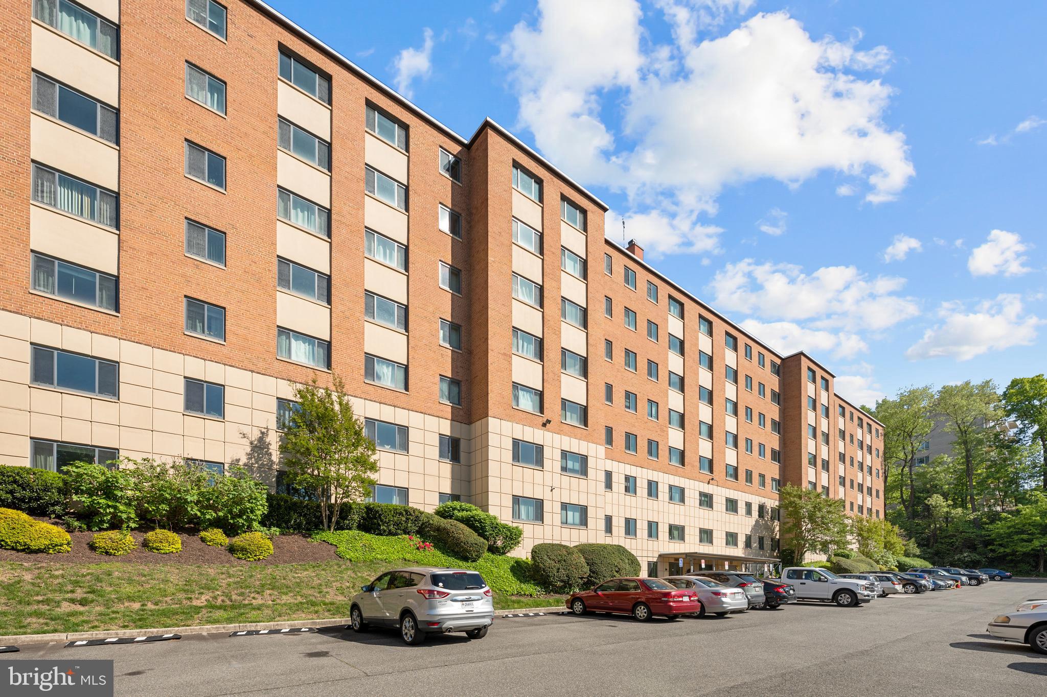 1300 South Arlington Ridge Road, Unit 314 Arlington, VA 22202 - Photo 26 of 31 Building Exterior