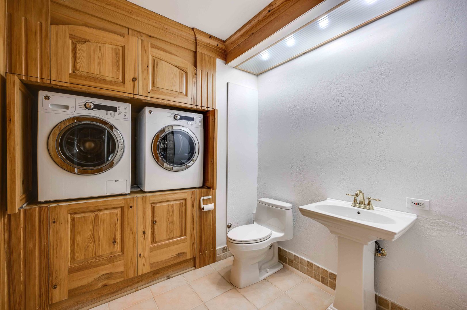 1100 North Lake Shore Drive, Unit 24B Chicago, IL 60611 - Photo 18 of 26