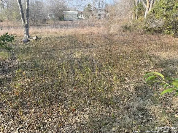 $48,000 | 606 Cedar, Jourdanton, TX 78026