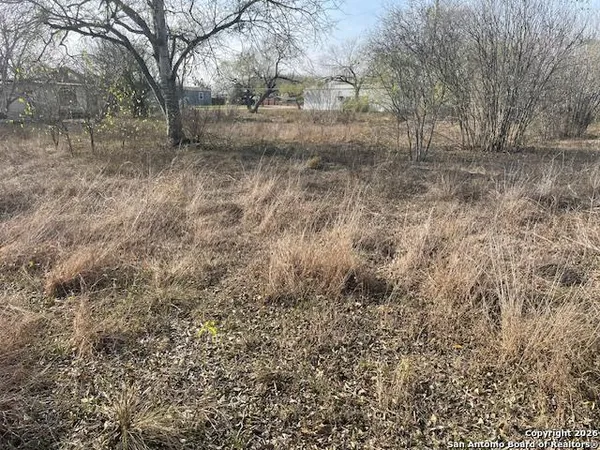 $48,000 | 606 Cedar, Jourdanton, TX 78026