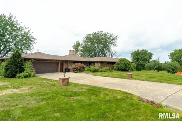 $325,000 | 501 North Mason Street, Deer Creek, IL 61733