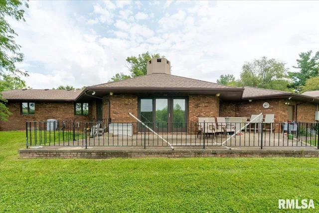 $325,000 | 501 North Mason Street, Deer Creek, IL 61733