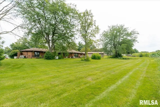 $325,000 | 501 North Mason Street, Deer Creek, IL 61733