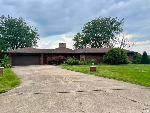 $325,000 | 501 North Mason Street, Deer Creek, IL 61733