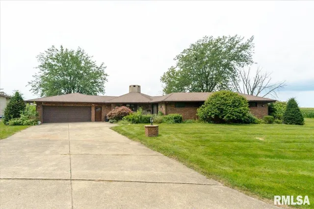 $325,000 | 501 North Mason Street, Deer Creek, IL 61733